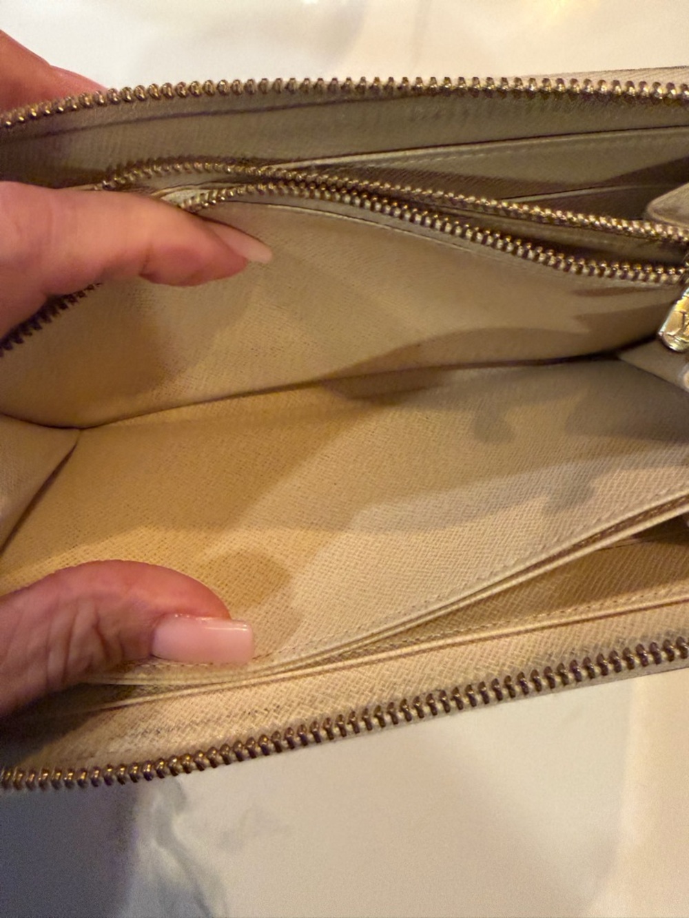 Louis Vuitton Damier Azur Zip-Around Wallet in White and Gray - Picture 12 of 12